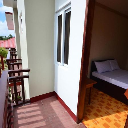 Gilin Pension House Puerto Princesa Esterno foto