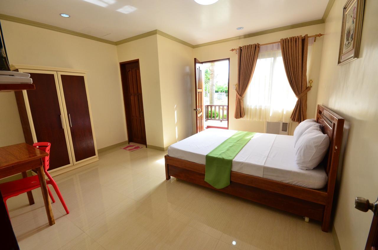 Gilin Pension House Puerto Princesa Esterno foto