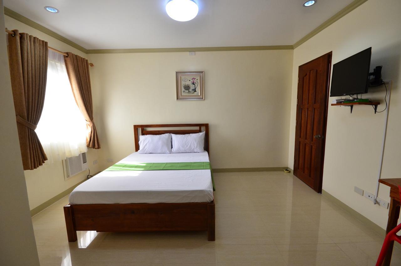 Gilin Pension House Puerto Princesa Esterno foto