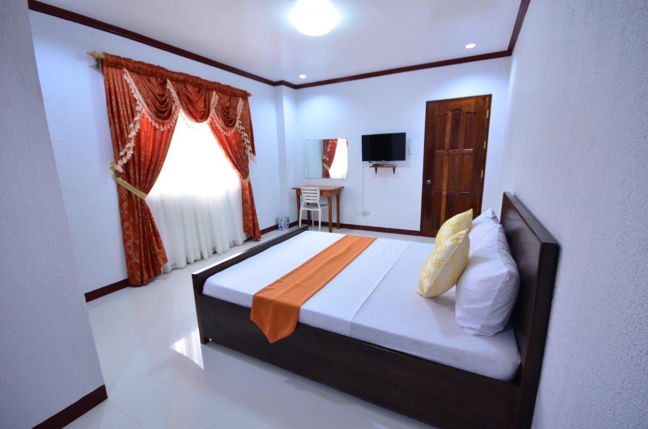 Gilin Pension House Puerto Princesa Esterno foto