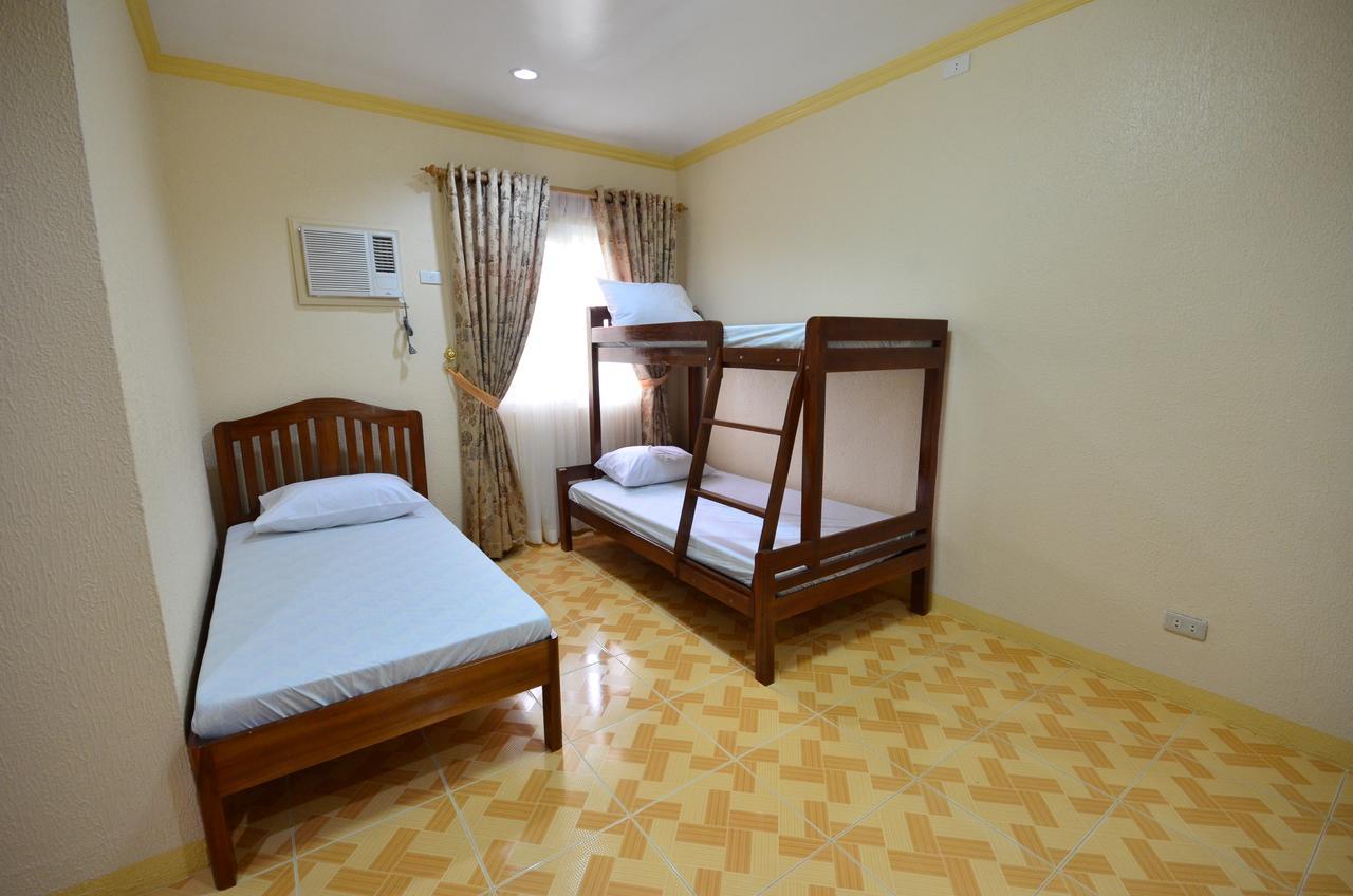 Gilin Pension House Puerto Princesa Esterno foto