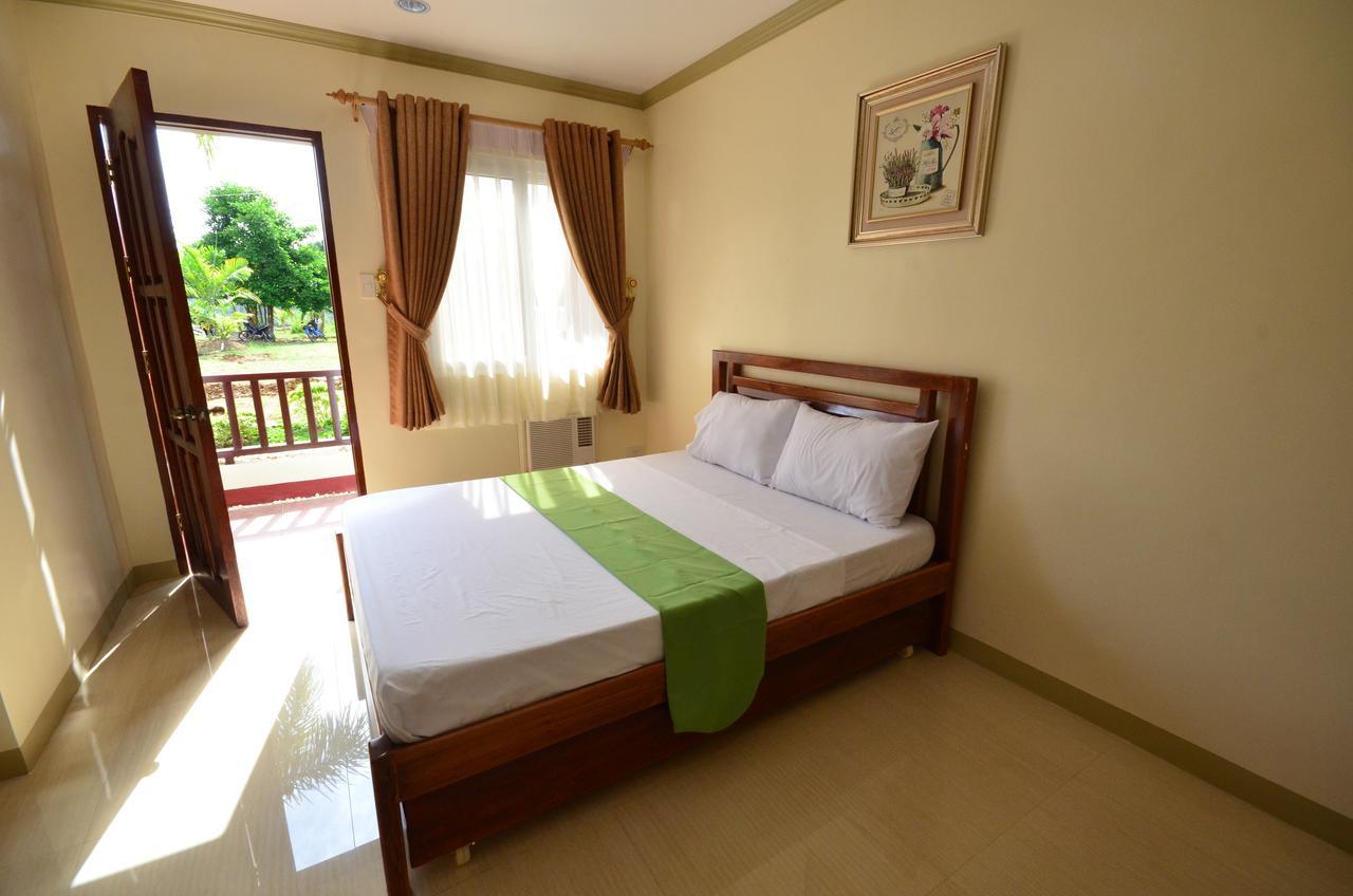 Gilin Pension House Puerto Princesa Esterno foto