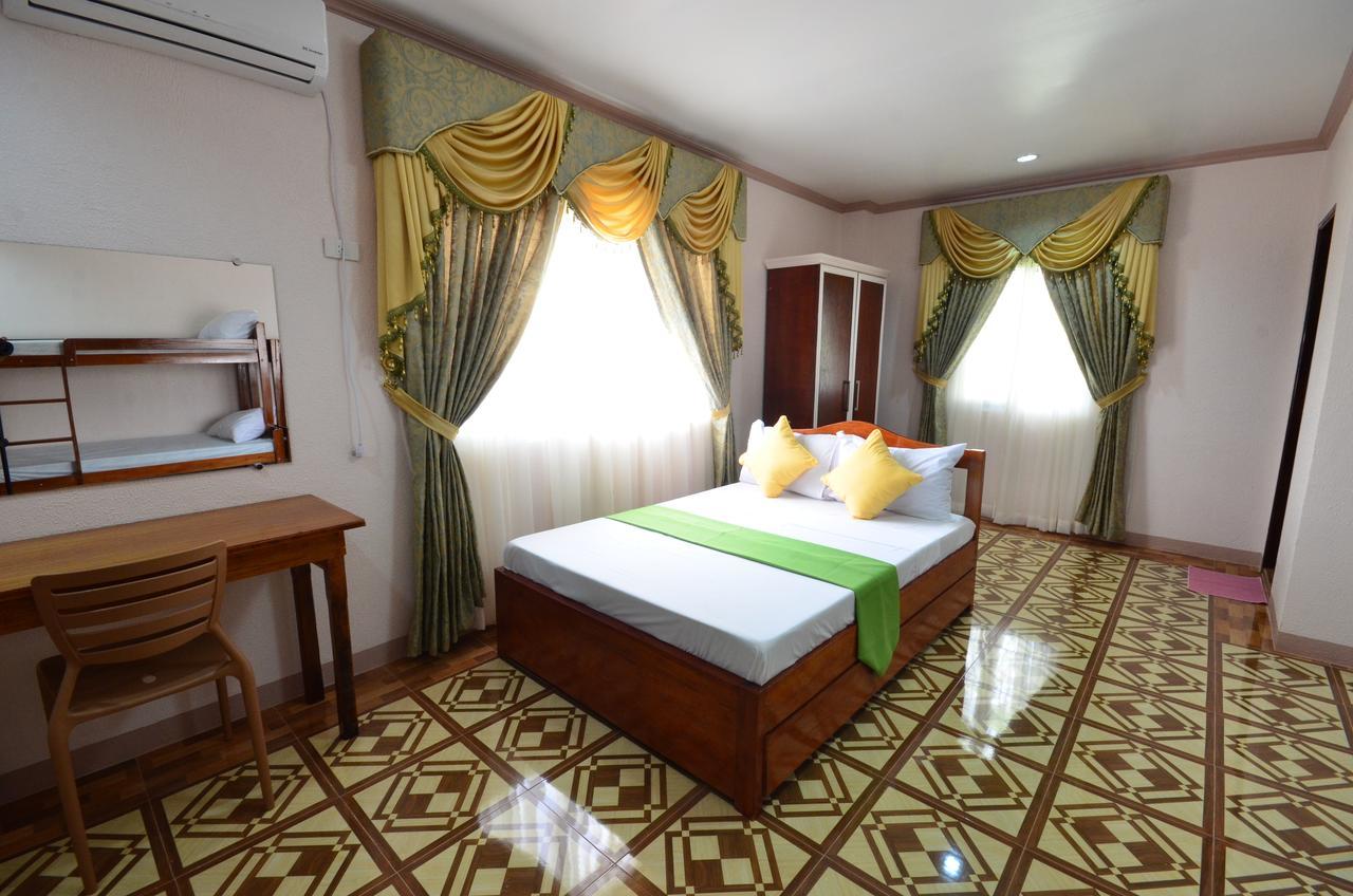 Gilin Pension House Puerto Princesa Esterno foto