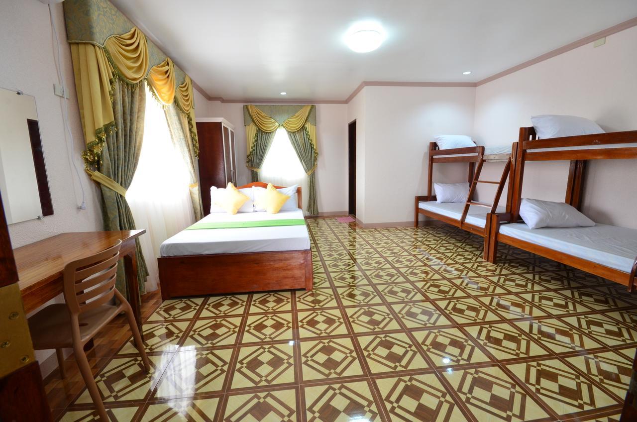 Gilin Pension House Puerto Princesa Esterno foto