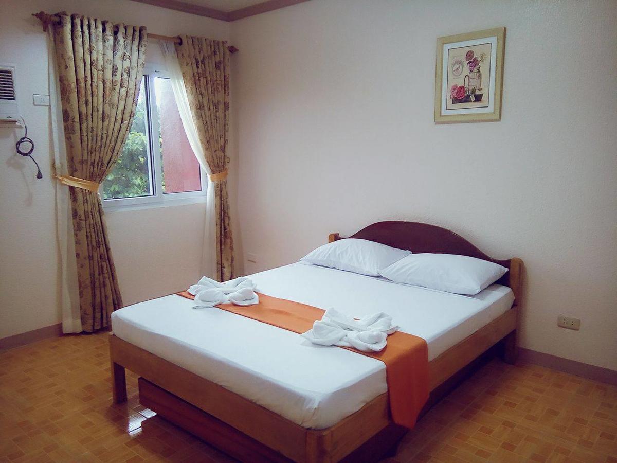 Gilin Pension House Puerto Princesa Esterno foto